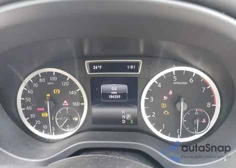 2017 Infiniti Qx30 Premium z USA, uszkodzony, nr VIN SJKCH5CR8HA020139